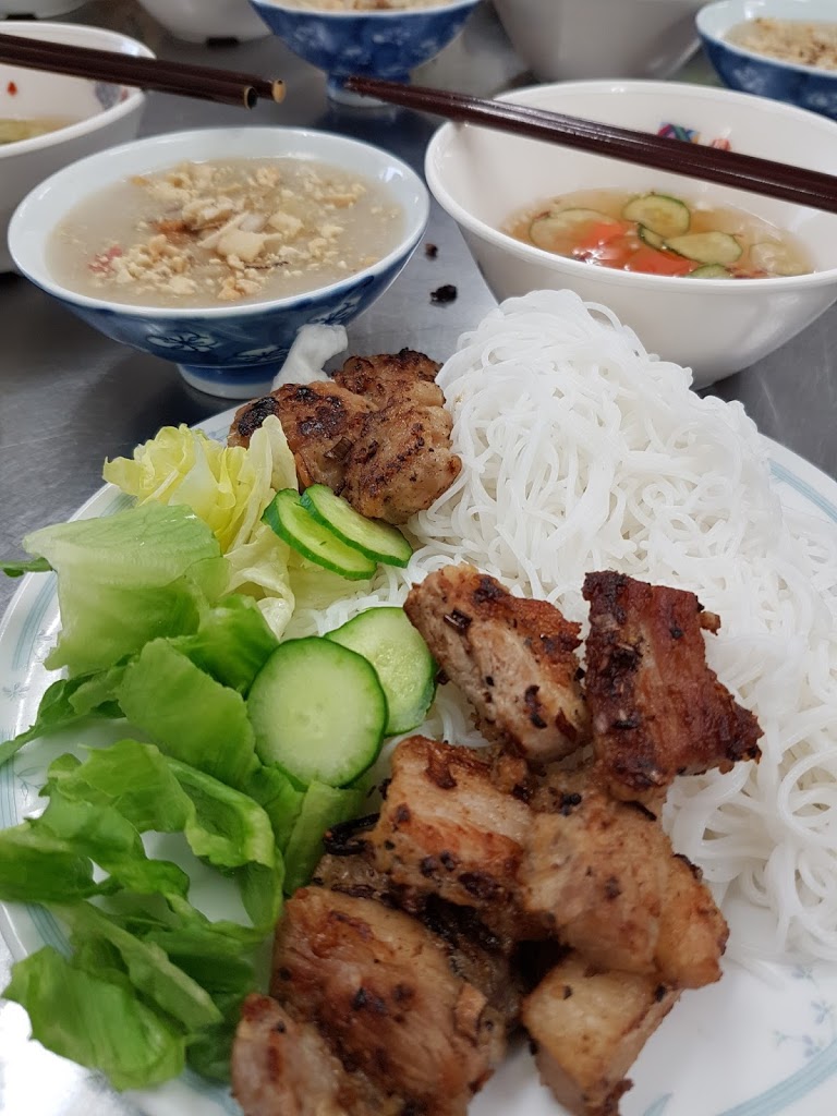Bun Cha (Vietnamese grilled pork patties with rice noodles) Recipe ...